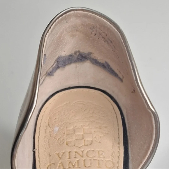 Vince Camuto D'Orsy silver metallic patent leather  tassel flats SZ 6 - Picture 3 of 10